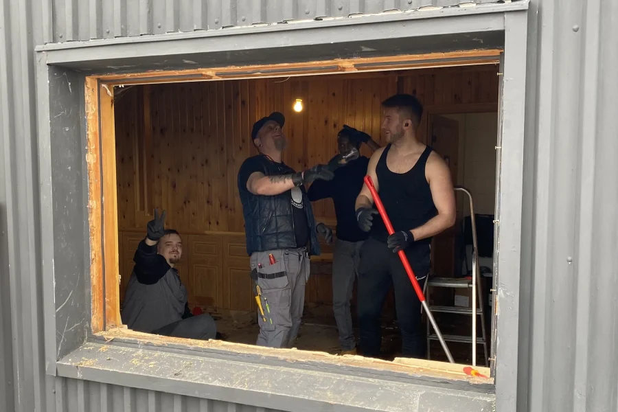 Niðurrif á Hreðavatni